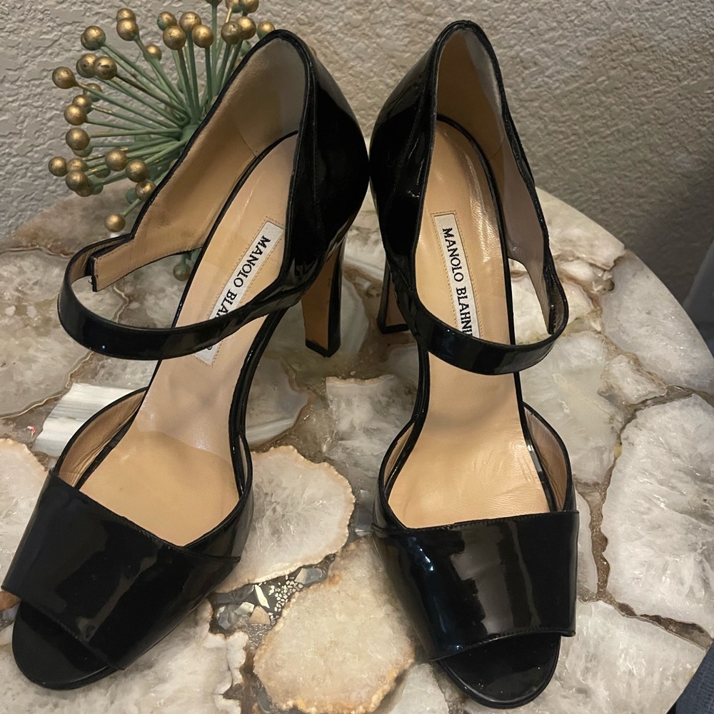 Manolo blahnik heels size 8.5 women’s